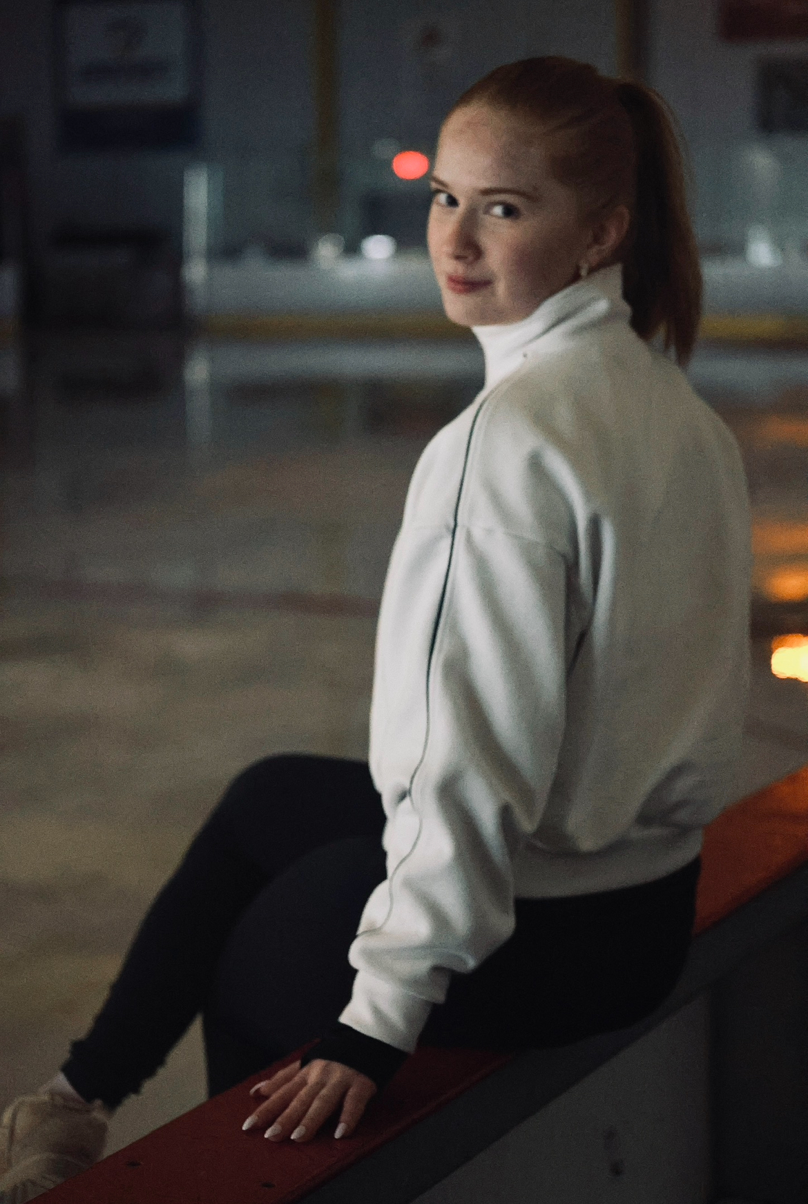 Emily Curry photo 3