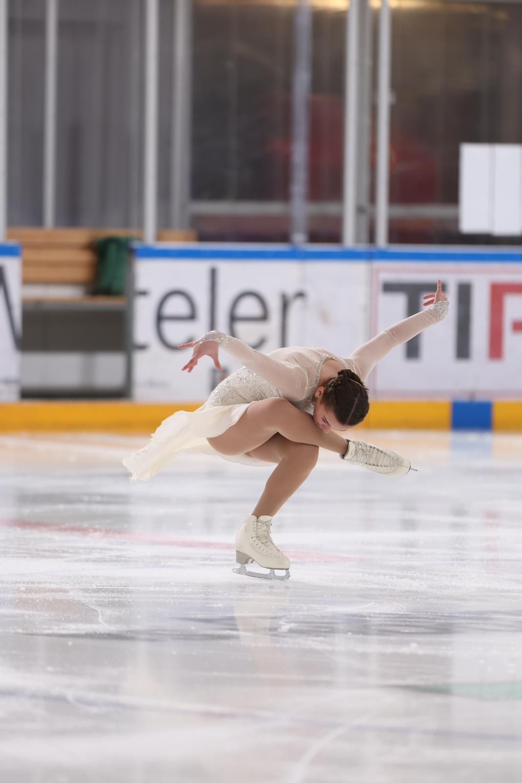 Kiira Caflisch photo 7